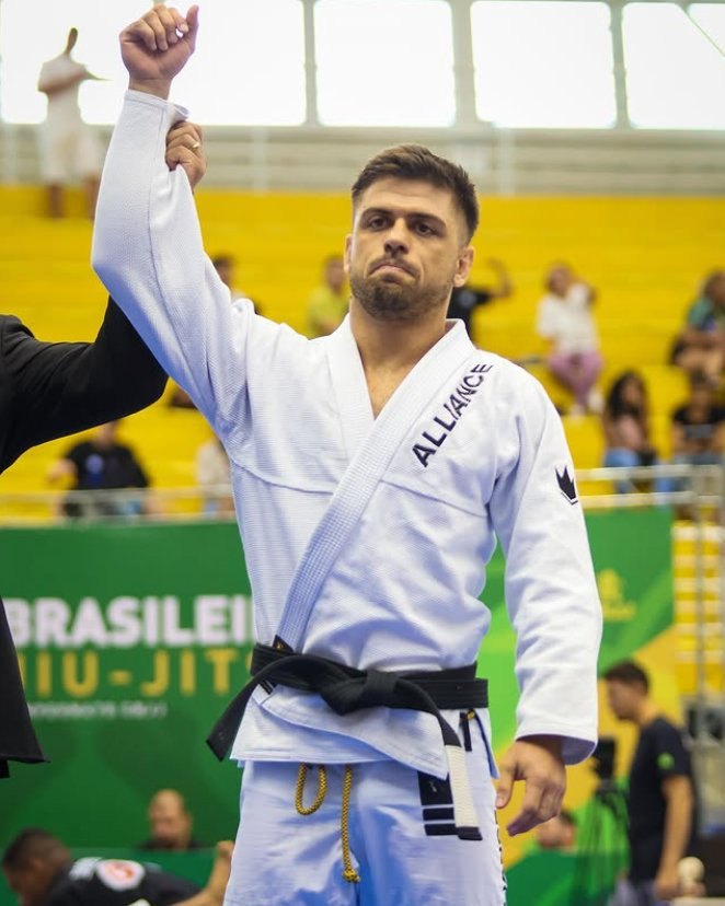 Cristiano Kologeski Neto — faixa-preta Alliance, professor da unidade de Canoas